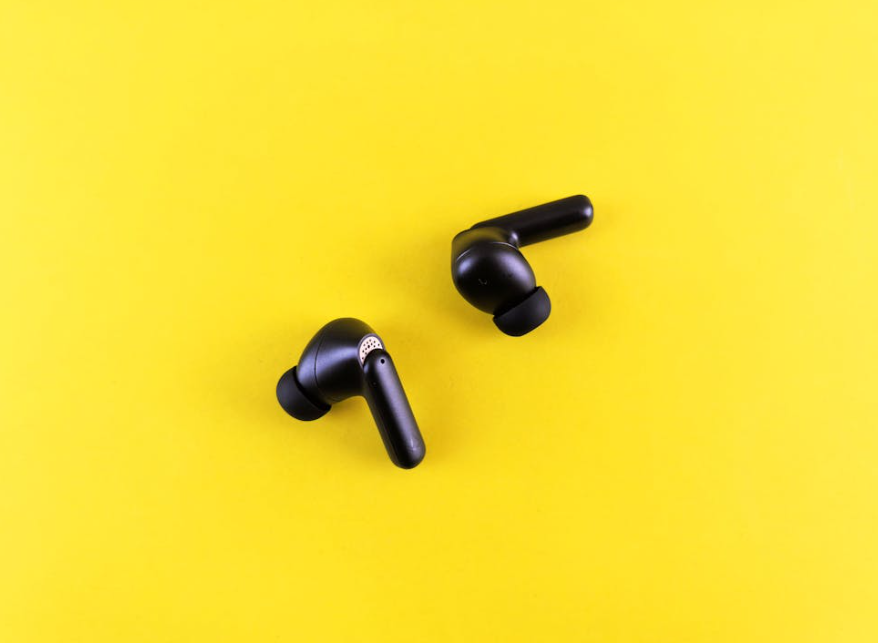 wireless earbuds, best wireless earbuds, wireless earbuds budget, workout wireless earbuds, noise cancelling earbuds, wireless earbuds for running, wireless earbuds for commuting, true wireless earbuds, affordable wireless earbuds, wireless earbuds for gym